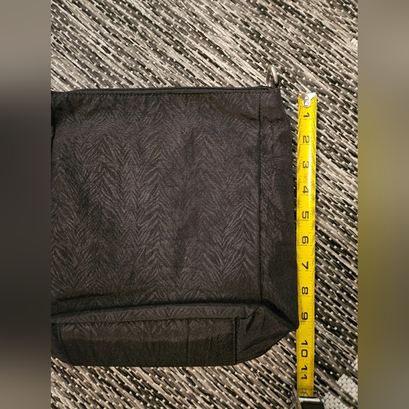 Baggallini Nylon Crossbody Medium Size Bag - Picture 6 of 8